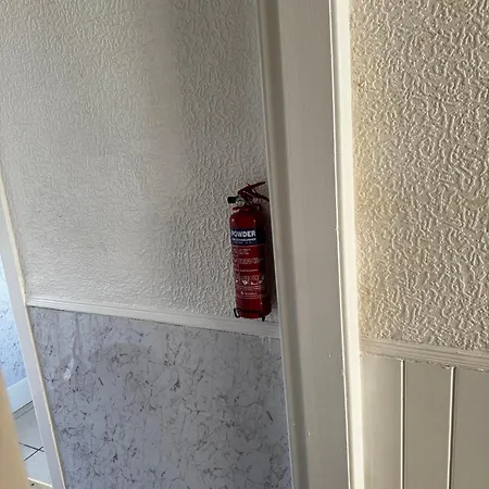 דירה 3-bedroom Next To Southmead Hospital *