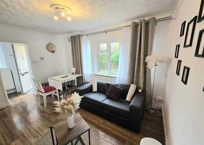 3-bedroom Next To Southmead Hospital *