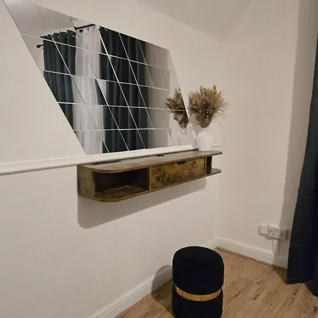 3-bedroom Next To Southmead Hospital 아파트